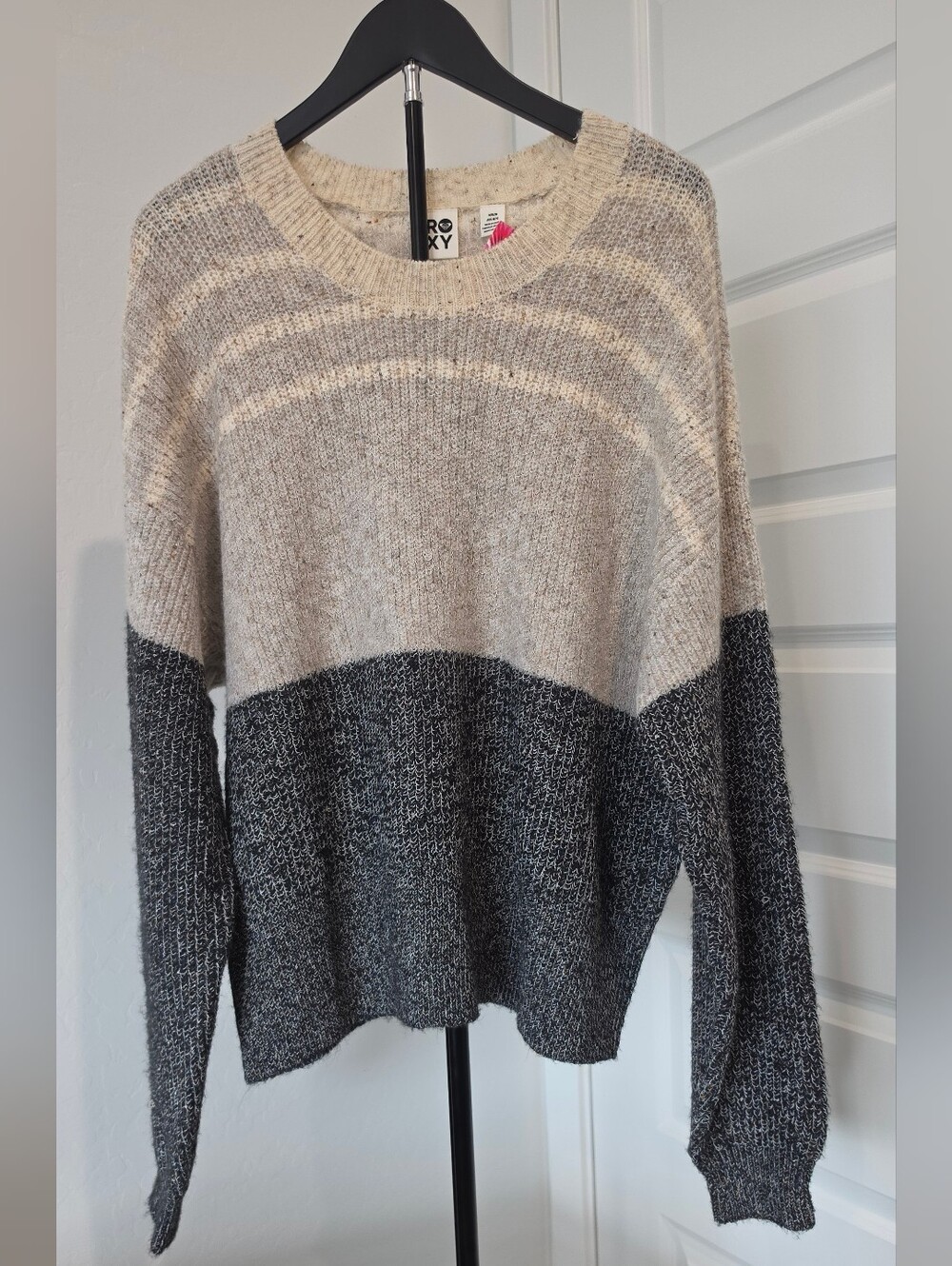Roxy Two-Tone Crewneck Sweater in Beige & Gray Women's Sz Med & Large NWT